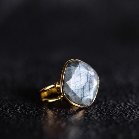 Labradorite Elegance Ring