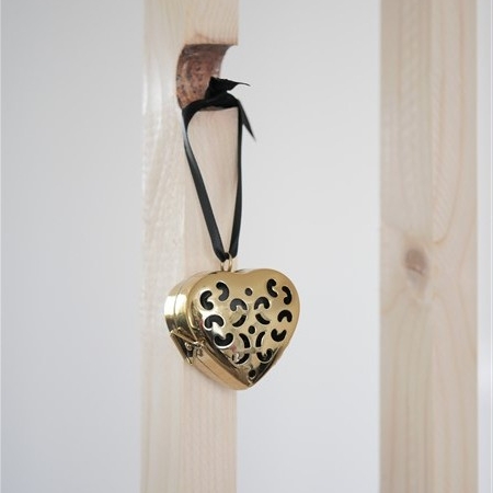 Gold Small Scented Heart: perfume to choose