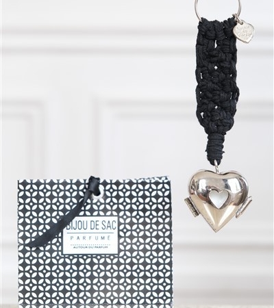 Bijou de sac Macramé noir- parfum au choix