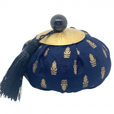 Pineapple Flowers Pouch Tonka Bean